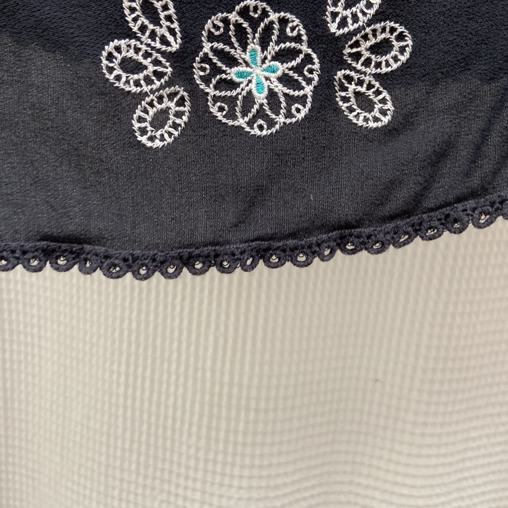 Women’s Xhilaration off the shoulder floral embroidered blouse. Size small. - Picture 9 of 12